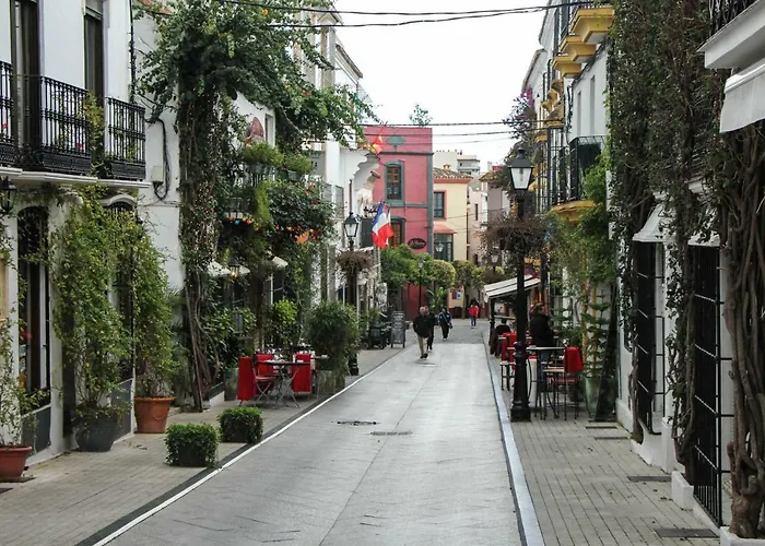 Charming Central Apt In Marbella